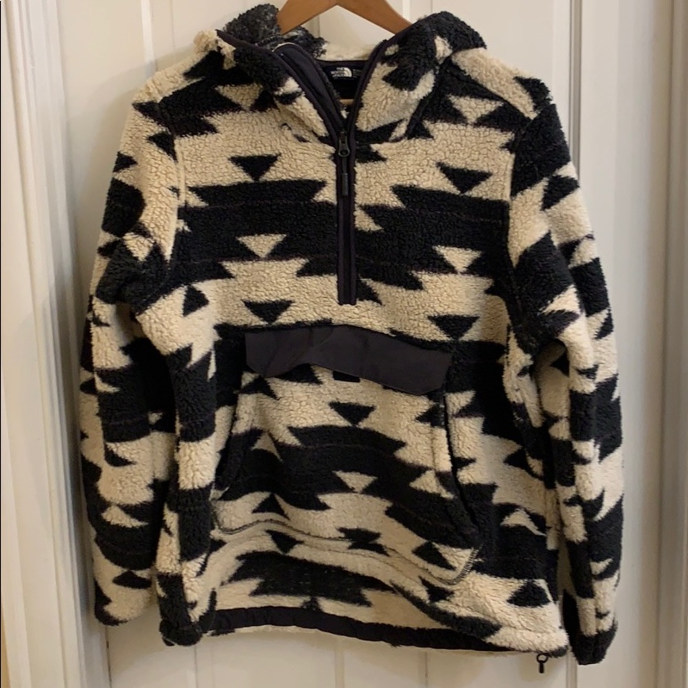 North face fleece pullover hoodie. L